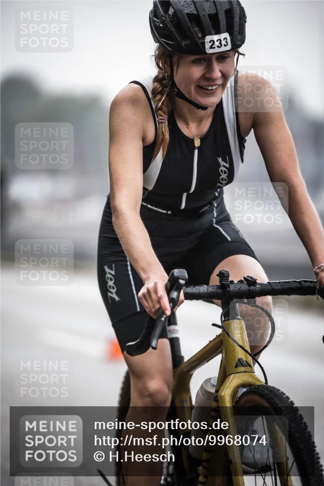 16.08.2026 - KN Förde Triathlon 2026 H.Heesch http://msf.ph/oto/9968074 16.08.2026 09:41:20 Radfahren 149, 205, 233, 234, 240, 264 meine-sportfotos.de