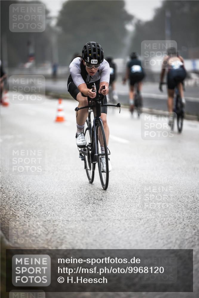 16.08.2026 - KN Förde Triathlon 2026 H.Heesch http://msf.ph/oto/9968120 16.08.2026 09:41:40 Radfahren 117, 118, 126, 129, 130, 171, 213, 229 meine-sportfotos.de