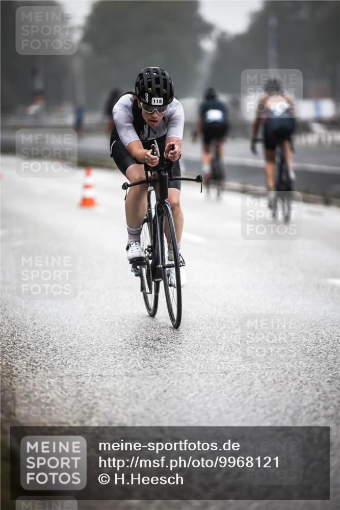 16.08.2026 - KN Förde Triathlon 2026 H.Heesch http://msf.ph/oto/9968121 16.08.2026 09:41:40 Radfahren 117, 118, 126, 129, 130, 171, 213, 229 meine-sportfotos.de