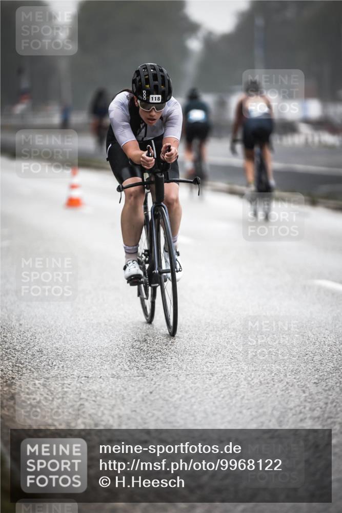 16.08.2026 - KN Förde Triathlon 2026 H.Heesch http://msf.ph/oto/9968122 16.08.2026 09:41:40 Radfahren 117, 118, 126, 129, 130, 171, 213, 229 meine-sportfotos.de