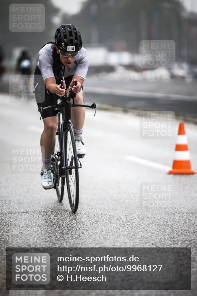 16.08.2026 - KN Förde Triathlon 2026 H.Heesch http://msf.ph/oto/9968127 16.08.2026 09:41:41 Radfahren 117, 118, 126, 129, 130, 171, 229 meine-sportfotos.de