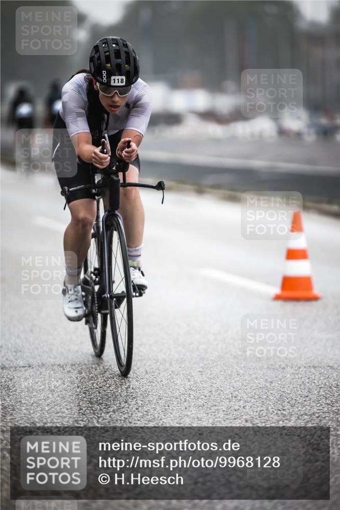 16.08.2026 - KN Förde Triathlon 2026 H.Heesch http://msf.ph/oto/9968128 16.08.2026 09:41:41 Radfahren 117, 118, 126, 129, 130, 171, 229 meine-sportfotos.de