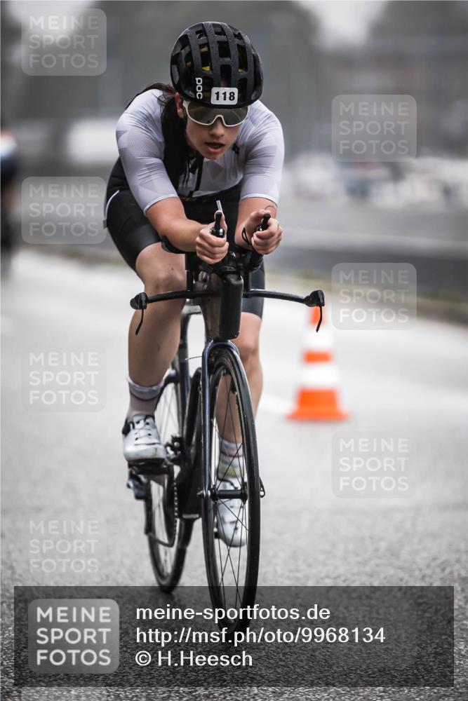 16.08.2026 - KN Förde Triathlon 2026 H.Heesch http://msf.ph/oto/9968134 16.08.2026 09:41:41 Radfahren 117, 118, 126, 129, 130, 171, 229 meine-sportfotos.de