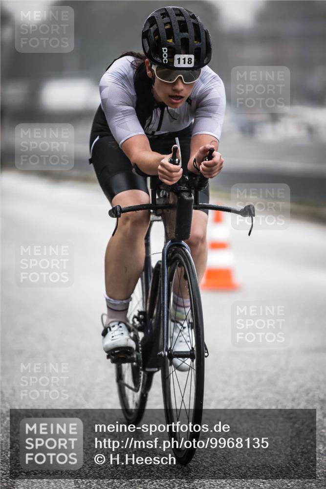 16.08.2026 - KN Förde Triathlon 2026 H.Heesch http://msf.ph/oto/9968135 16.08.2026 09:41:41 Radfahren 117, 118, 126, 129, 130, 171, 229 meine-sportfotos.de