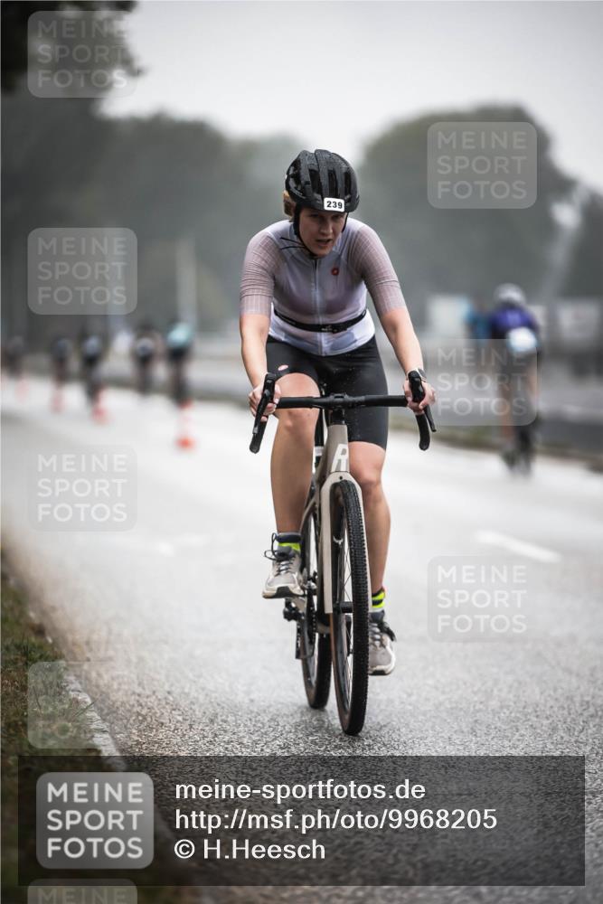 16.08.2026 - KN Förde Triathlon 2026 H.Heesch http://msf.ph/oto/9968205 16.08.2026 09:41:53 Radfahren 128, 181, 194, 239, 245 meine-sportfotos.de