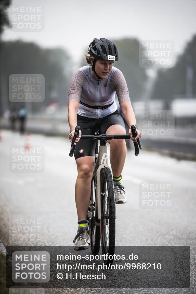 16.08.2026 - KN Förde Triathlon 2026 H.Heesch http://msf.ph/oto/9968210 16.08.2026 09:41:53 Radfahren 128, 181, 194, 239, 245 meine-sportfotos.de