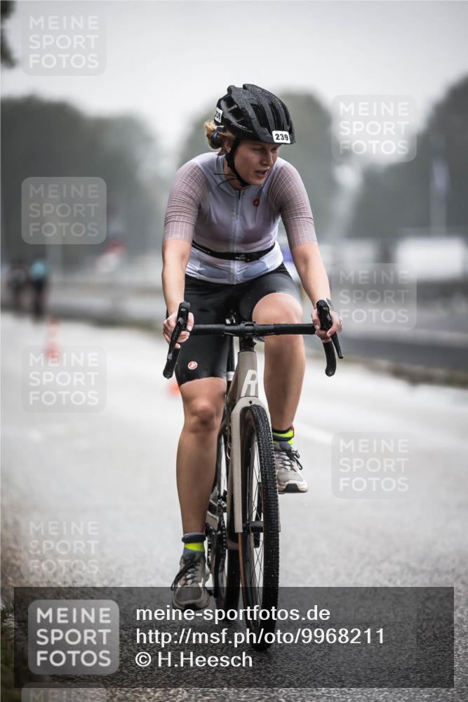 16.08.2026 - KN Förde Triathlon 2026 H.Heesch http://msf.ph/oto/9968211 16.08.2026 09:41:54 Radfahren 128, 194, 239, 245 meine-sportfotos.de