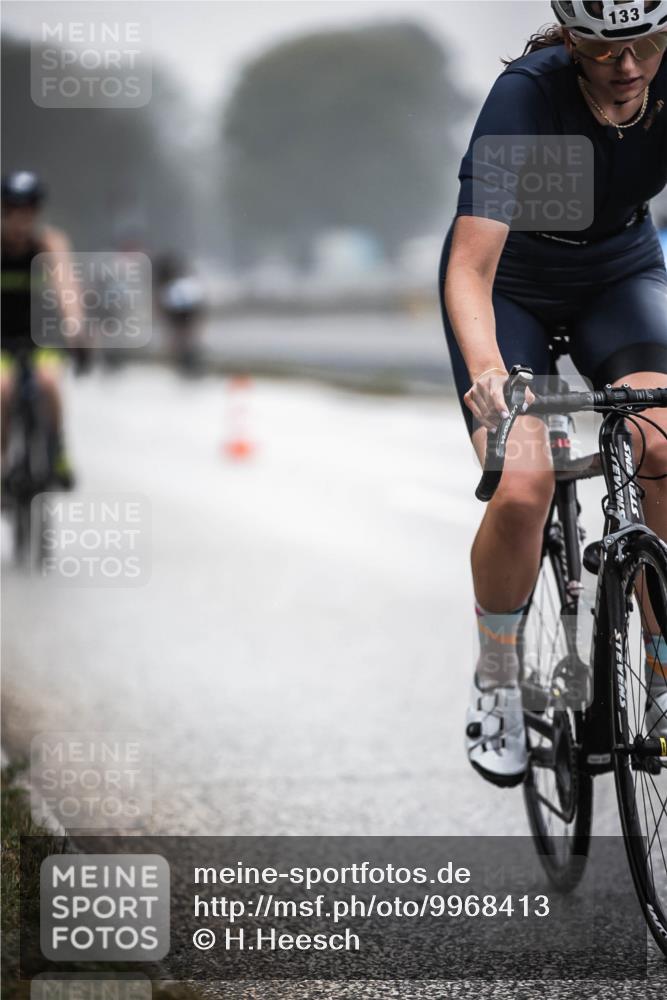 16.08.2026 - KN Förde Triathlon 2026 H.Heesch http://msf.ph/oto/9968413 16.08.2026 09:43:01 Radfahren 127, 133, 140, 214, 219, 222, 223 meine-sportfotos.de