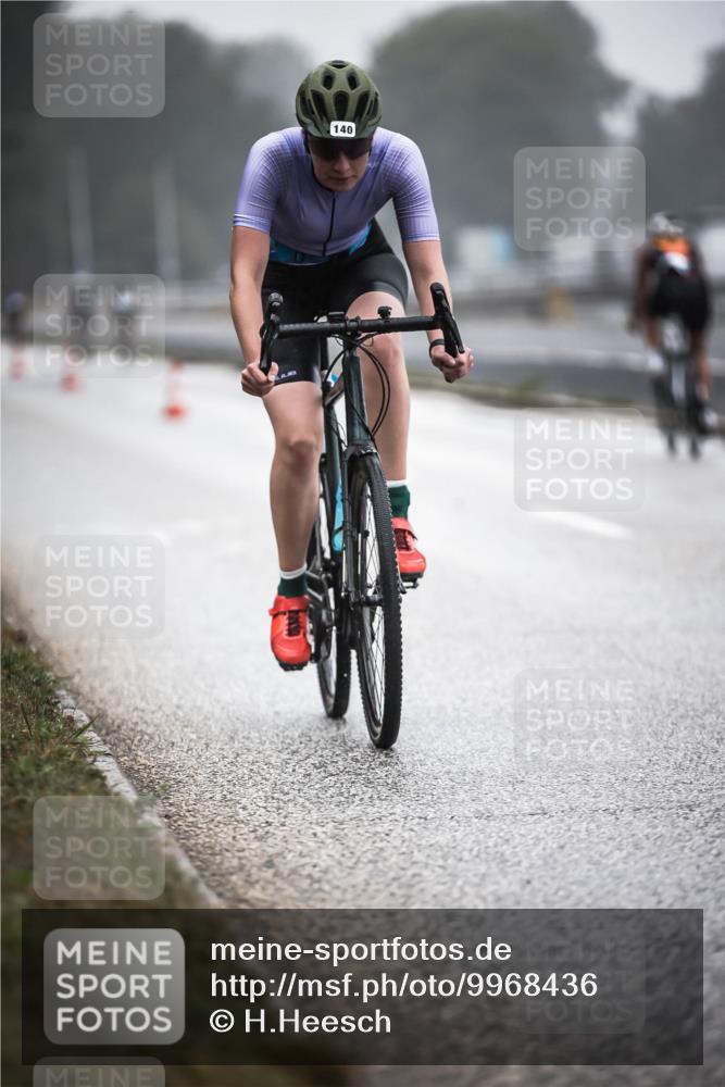 16.08.2026 - KN Förde Triathlon 2026 H.Heesch http://msf.ph/oto/9968436 16.08.2026 09:43:05 Radfahren 140, 214, 219, 223 meine-sportfotos.de