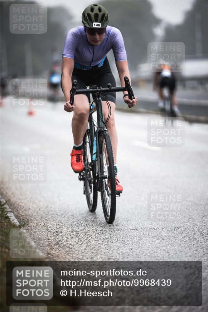 16.08.2026 - KN Förde Triathlon 2026 H.Heesch http://msf.ph/oto/9968439 16.08.2026 09:43:05 Radfahren 140, 214, 219, 223 meine-sportfotos.de