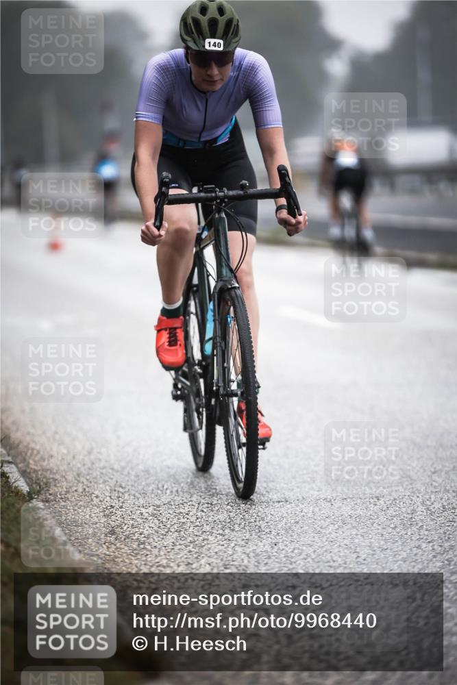 16.08.2026 - KN Förde Triathlon 2026 H.Heesch http://msf.ph/oto/9968440 16.08.2026 09:43:05 Radfahren 140, 214, 219, 223 meine-sportfotos.de