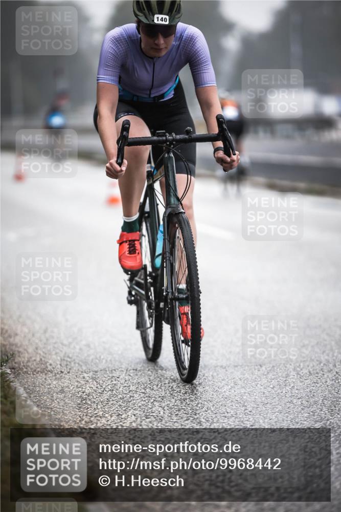 16.08.2026 - KN Förde Triathlon 2026 H.Heesch http://msf.ph/oto/9968442 16.08.2026 09:43:05 Radfahren 140, 214, 219, 223 meine-sportfotos.de