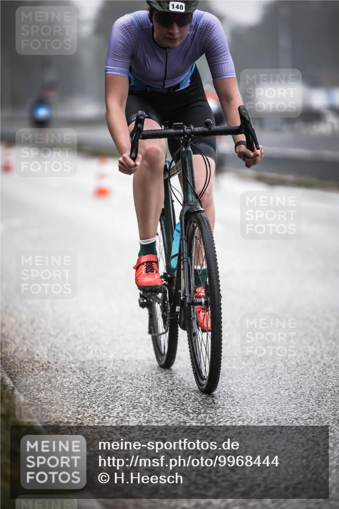 16.08.2026 - KN Förde Triathlon 2026 H.Heesch http://msf.ph/oto/9968444 16.08.2026 09:43:06 Radfahren 140, 219, 223 meine-sportfotos.de