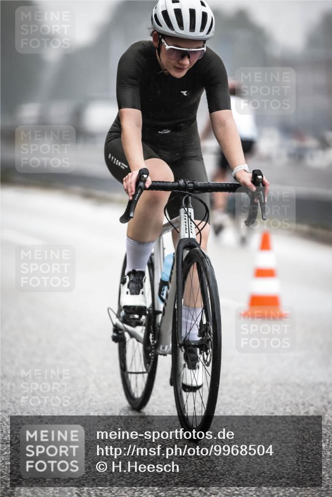 16.08.2026 - KN Förde Triathlon 2026 H.Heesch http://msf.ph/oto/9968504 16.08.2026 09:44:12 Radfahren 130, 131, 235, 245, 247, 251, 805 meine-sportfotos.de