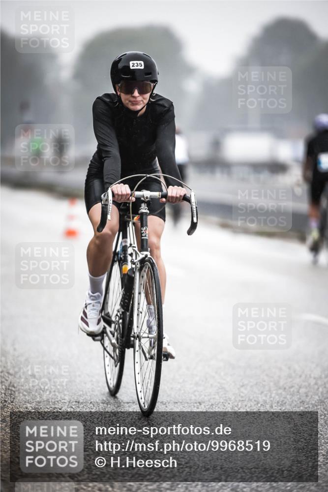 16.08.2026 - KN Förde Triathlon 2026 H.Heesch http://msf.ph/oto/9968519 16.08.2026 09:44:14 Radfahren 130, 131, 235, 245, 251, 805 meine-sportfotos.de