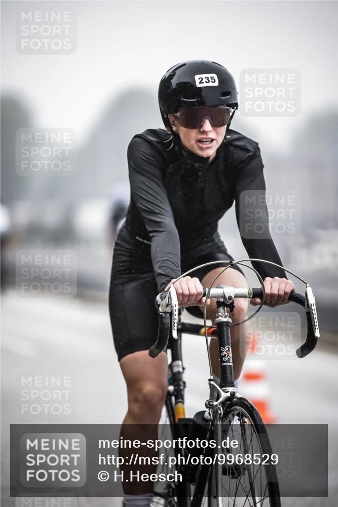 16.08.2026 - KN Förde Triathlon 2026 H.Heesch http://msf.ph/oto/9968529 16.08.2026 09:44:14 Radfahren 130, 131, 235, 245, 251, 805 meine-sportfotos.de