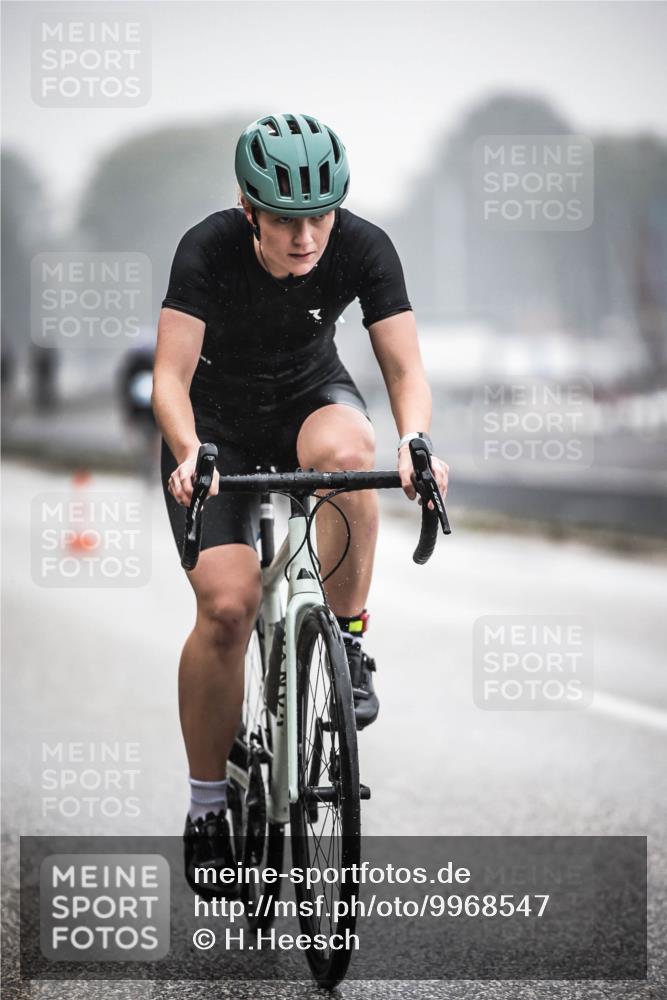 16.08.2026 - KN Förde Triathlon 2026 H.Heesch http://msf.ph/oto/9968547 16.08.2026 09:44:17 Radfahren 129, 131, 137, 235, 245, 805 meine-sportfotos.de