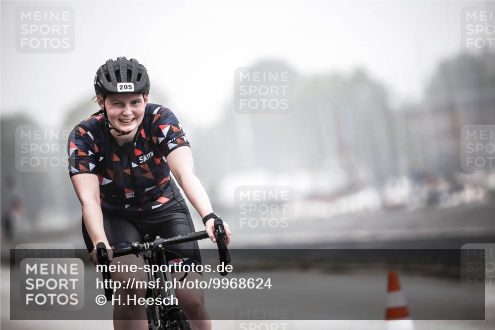 16.08.2026 - KN Förde Triathlon 2026 H.Heesch http://msf.ph/oto/9968624 16.08.2026 09:44:36 Radfahren 205, 213, 254 meine-sportfotos.de