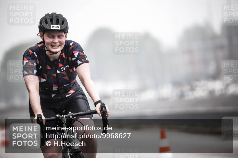 16.08.2026 - KN Förde Triathlon 2026 H.Heesch http://msf.ph/oto/9968627 16.08.2026 09:44:37 Radfahren 205, 213, 254 meine-sportfotos.de