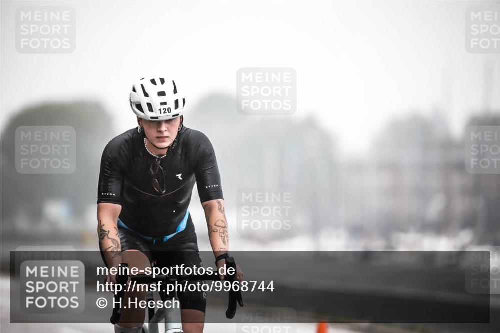 16.08.2026 - KN Förde Triathlon 2026 H.Heesch http://msf.ph/oto/9968744 16.08.2026 09:45:26 Radfahren 120, 155, 238, 243 meine-sportfotos.de