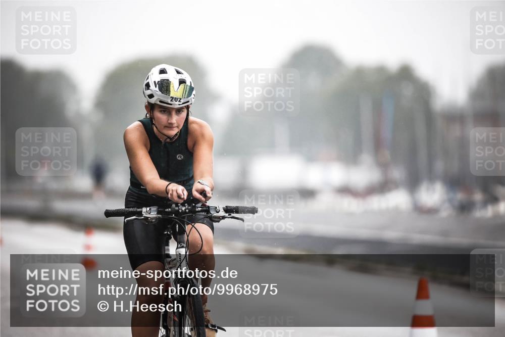 16.08.2026 - KN Förde Triathlon 2026 H.Heesch http://msf.ph/oto/9968975 16.08.2026 09:46:32 Radfahren 109, 150, 198, 202, 216, 255, 258 meine-sportfotos.de