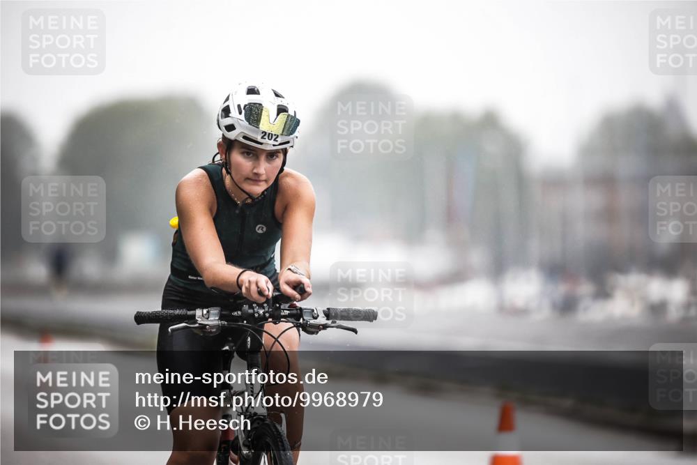 16.08.2026 - KN Förde Triathlon 2026 H.Heesch http://msf.ph/oto/9968979 16.08.2026 09:46:32 Radfahren 109, 150, 198, 202, 216, 255, 258 meine-sportfotos.de