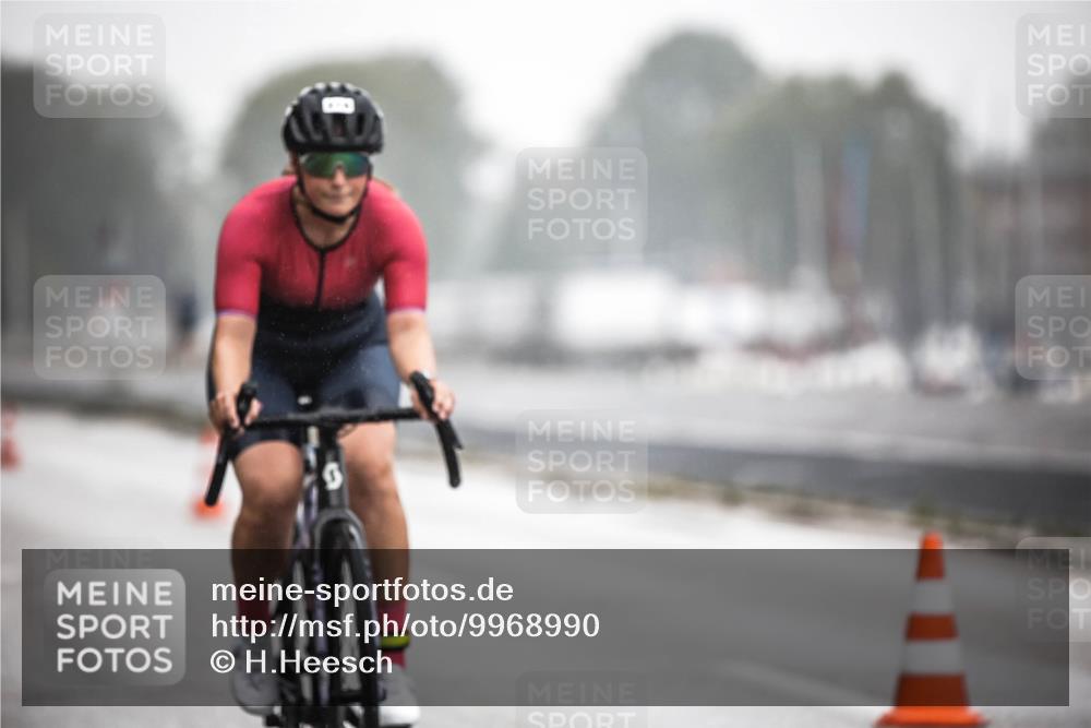 16.08.2026 - KN Förde Triathlon 2026 H.Heesch http://msf.ph/oto/9968990 16.08.2026 09:46:34 Radfahren 109, 198, 202, 216 meine-sportfotos.de