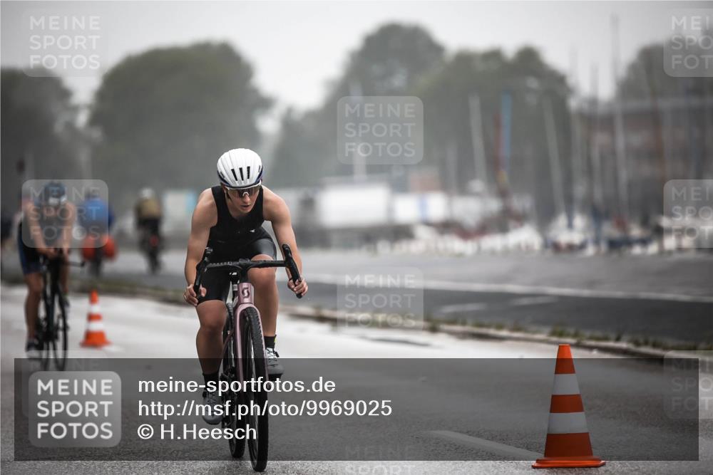 16.08.2026 - KN Förde Triathlon 2026 H.Heesch http://msf.ph/oto/9969025 16.08.2026 09:46:44 Radfahren 215, 247 meine-sportfotos.de