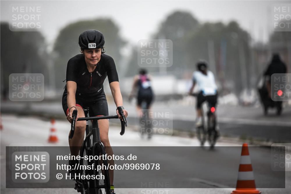 16.08.2026 - KN Förde Triathlon 2026 H.Heesch http://msf.ph/oto/9969078 16.08.2026 09:46:58 Radfahren 131, 161, 166, 170, 178, 192, 805 meine-sportfotos.de