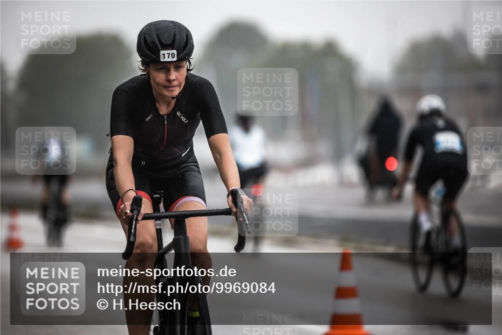 16.08.2026 - KN Förde Triathlon 2026 H.Heesch http://msf.ph/oto/9969084 16.08.2026 09:46:58 Radfahren 131, 161, 166, 170, 178, 192, 805 meine-sportfotos.de
