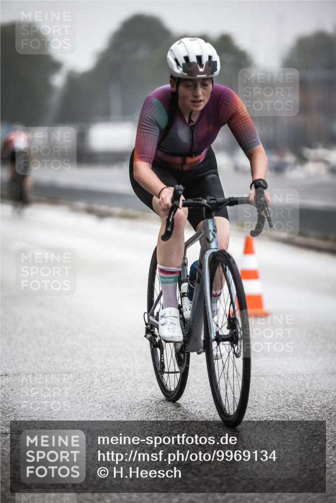 16.08.2026 - KN Förde Triathlon 2026 H.Heesch http://msf.ph/oto/9969134 16.08.2026 09:47:25 Radfahren 138, 228, 248, 254 meine-sportfotos.de