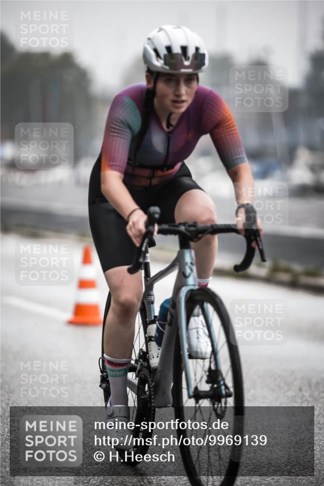 16.08.2026 - KN Förde Triathlon 2026 H.Heesch http://msf.ph/oto/9969139 16.08.2026 09:47:25 Radfahren 138, 228, 248, 254 meine-sportfotos.de