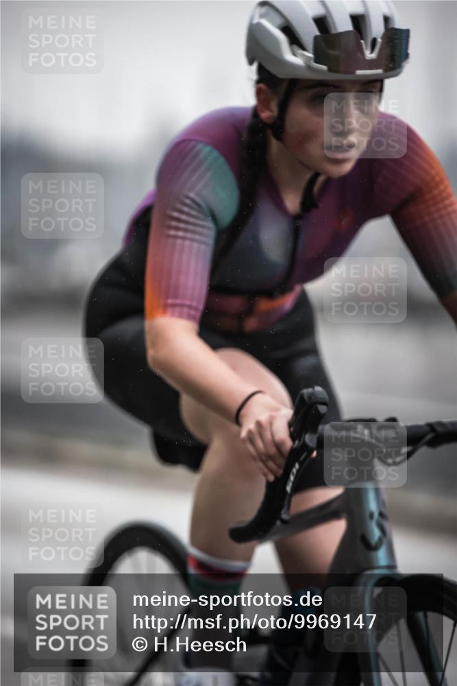 16.08.2026 - KN Förde Triathlon 2026 H.Heesch http://msf.ph/oto/9969147 16.08.2026 09:47:26 Radfahren 138, 228, 248, 254 meine-sportfotos.de