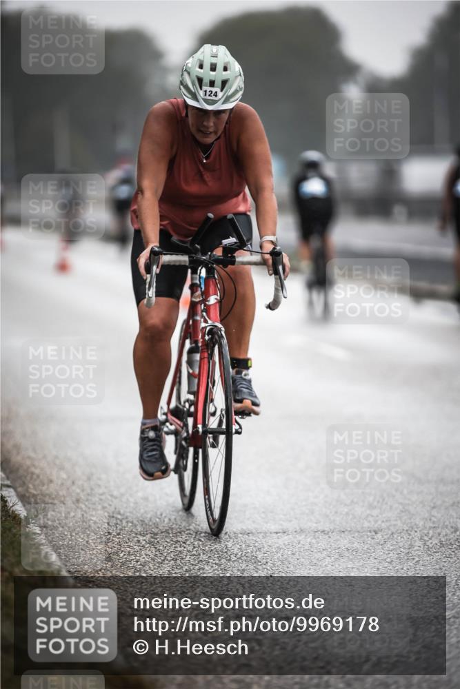 16.08.2026 - KN Förde Triathlon 2026 H.Heesch http://msf.ph/oto/9969178 16.08.2026 09:47:45 Radfahren 113, 123, 124, 263 meine-sportfotos.de