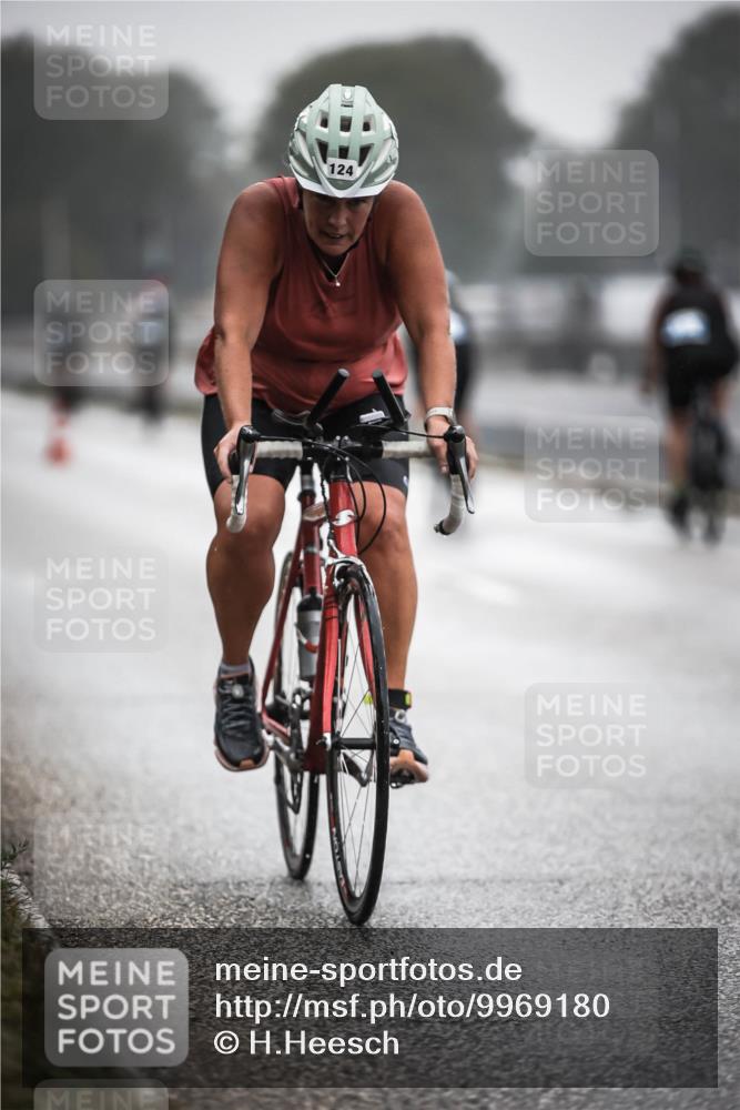 16.08.2026 - KN Förde Triathlon 2026 H.Heesch http://msf.ph/oto/9969180 16.08.2026 09:47:46 Radfahren 113, 123, 124 meine-sportfotos.de