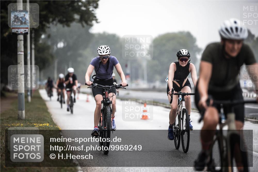 16.08.2026 - KN Förde Triathlon 2026 H.Heesch http://msf.ph/oto/9969249 16.08.2026 09:48:28 Radfahren 145, 153, 168, 195, 238, 250, 252 meine-sportfotos.de