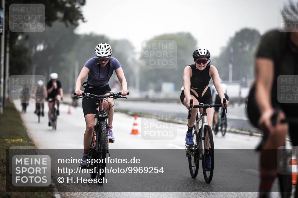 16.08.2026 - KN Förde Triathlon 2026 H.Heesch http://msf.ph/oto/9969254 16.08.2026 09:48:28 Radfahren 145, 153, 168, 195, 238, 250, 252 meine-sportfotos.de