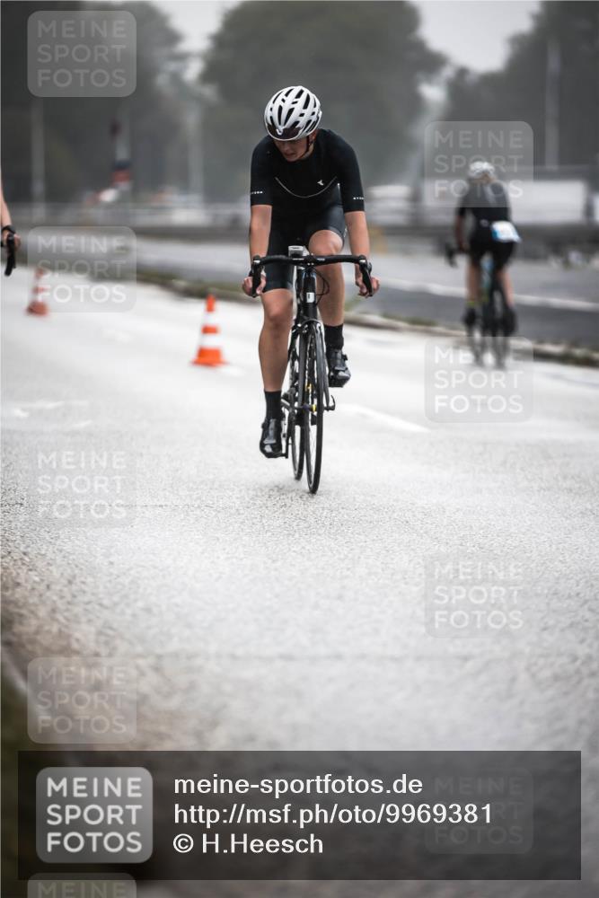 16.08.2026 - KN Förde Triathlon 2026 H.Heesch http://msf.ph/oto/9969381 16.08.2026 09:49:04 Radfahren 190, 198 meine-sportfotos.de