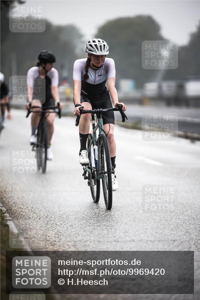 16.08.2026 - KN Förde Triathlon 2026 H.Heesch http://msf.ph/oto/9969420 16.08.2026 09:49:28 Radfahren 118, 161, 164, 178, 187, 189, 192, 253, 255 meine-sportfotos.de