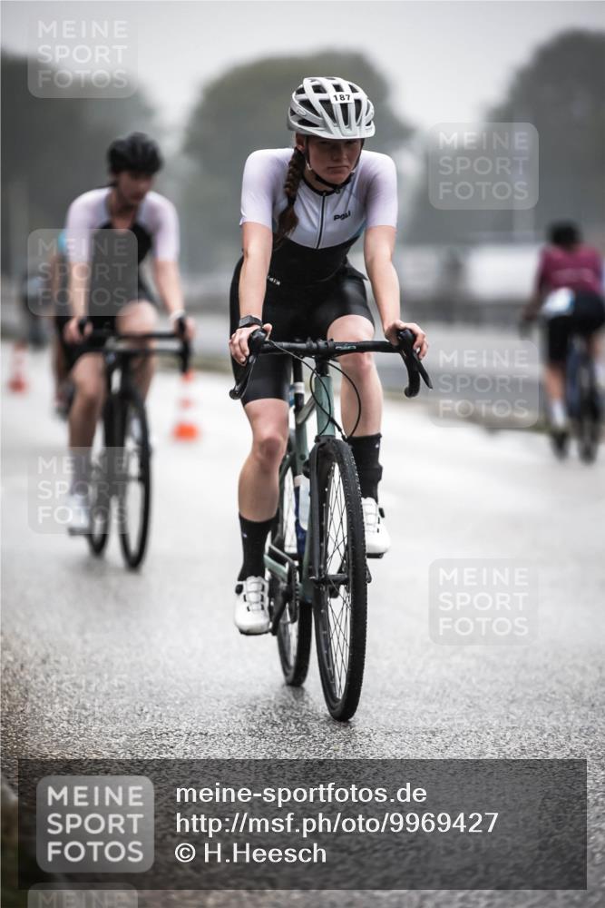 16.08.2026 - KN Förde Triathlon 2026 H.Heesch http://msf.ph/oto/9969427 16.08.2026 09:49:28 Radfahren 118, 161, 164, 178, 187, 189, 192, 253, 255 meine-sportfotos.de