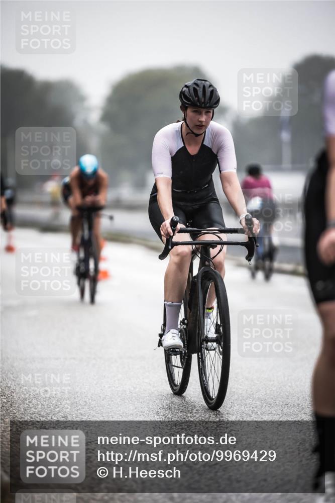 16.08.2026 - KN Förde Triathlon 2026 H.Heesch http://msf.ph/oto/9969429 16.08.2026 09:49:29 Radfahren 118, 161, 164, 178, 187, 189, 192, 253, 255 meine-sportfotos.de