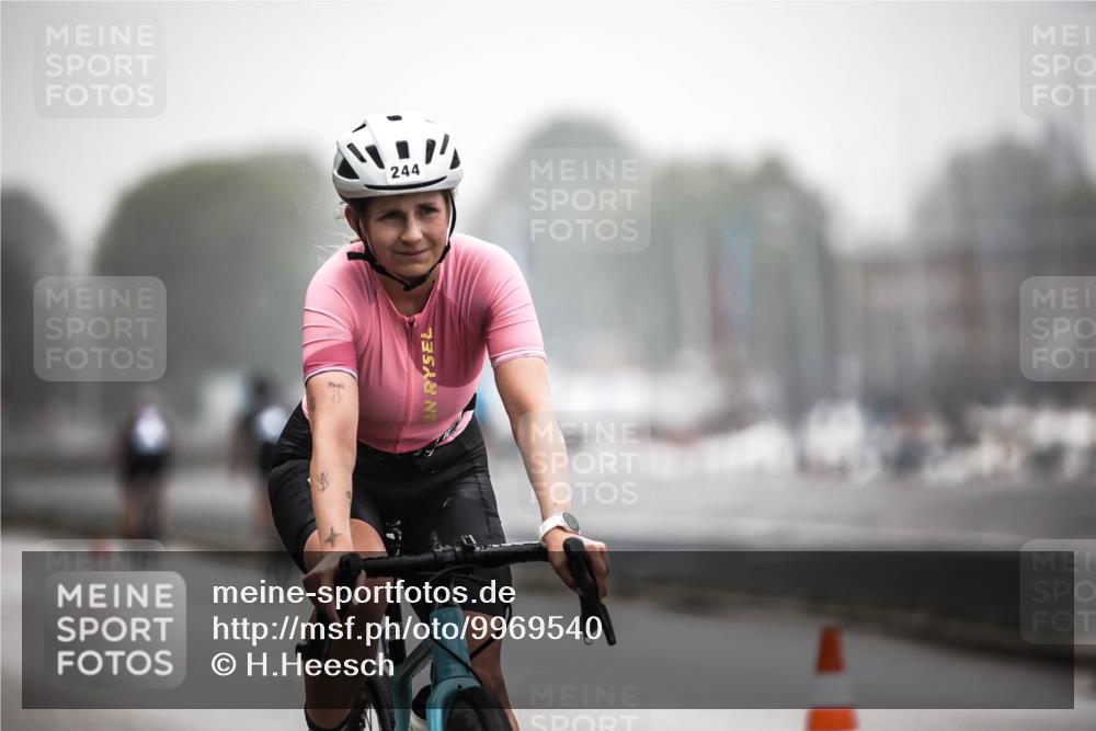 16.08.2026 - KN Förde Triathlon 2026 H.Heesch http://msf.ph/oto/9969540 16.08.2026 09:49:54 Radfahren 186, 236, 244 meine-sportfotos.de