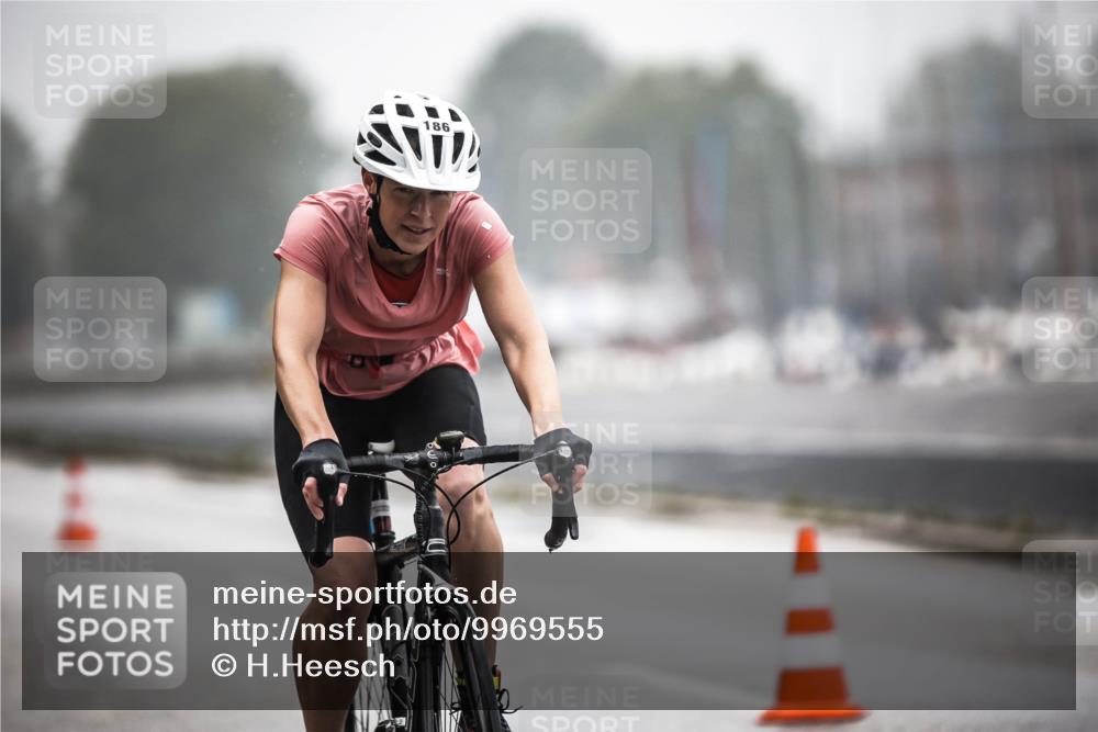 16.08.2026 - KN Förde Triathlon 2026 H.Heesch http://msf.ph/oto/9969555 16.08.2026 09:49:58 Radfahren 117, 186, 244 meine-sportfotos.de