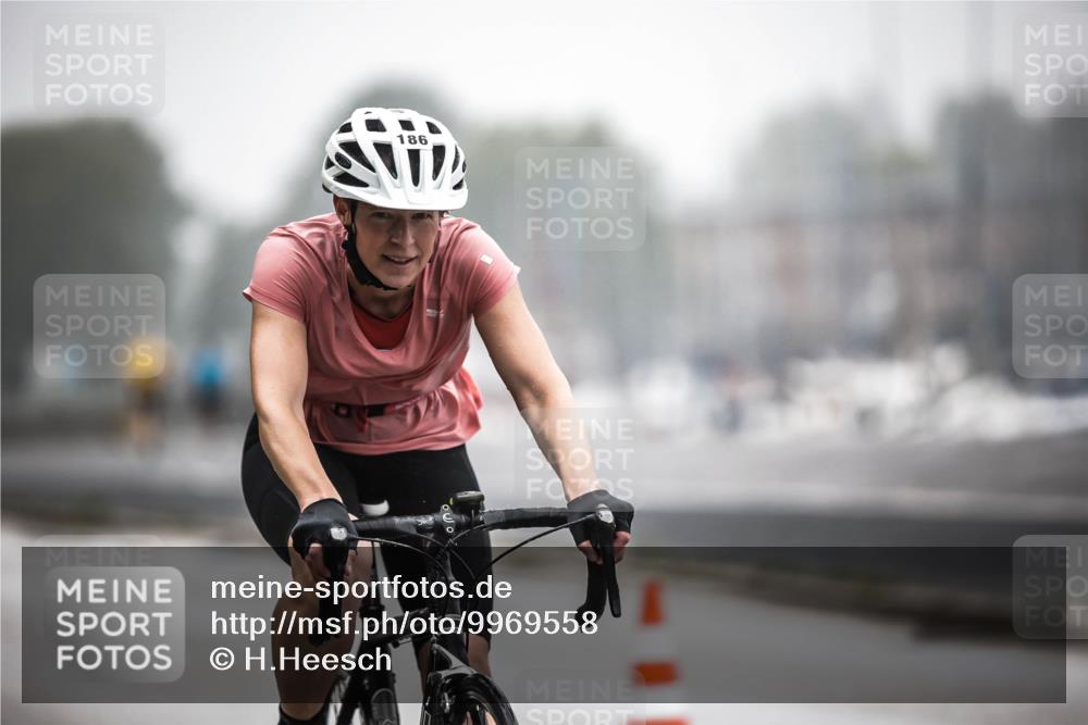 16.08.2026 - KN Förde Triathlon 2026 H.Heesch http://msf.ph/oto/9969558 16.08.2026 09:49:58 Radfahren 117, 186, 244 meine-sportfotos.de