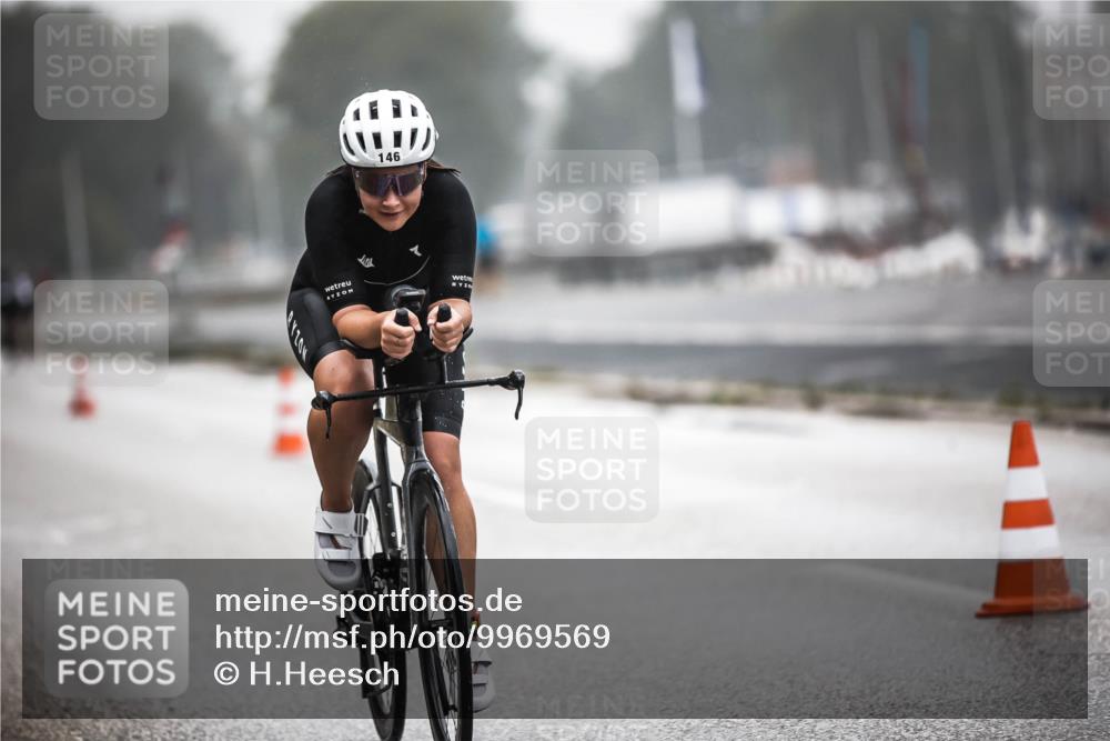 16.08.2026 - KN Förde Triathlon 2026 H.Heesch http://msf.ph/oto/9969569 16.08.2026 09:50:01 Radfahren 117, 139, 186 meine-sportfotos.de