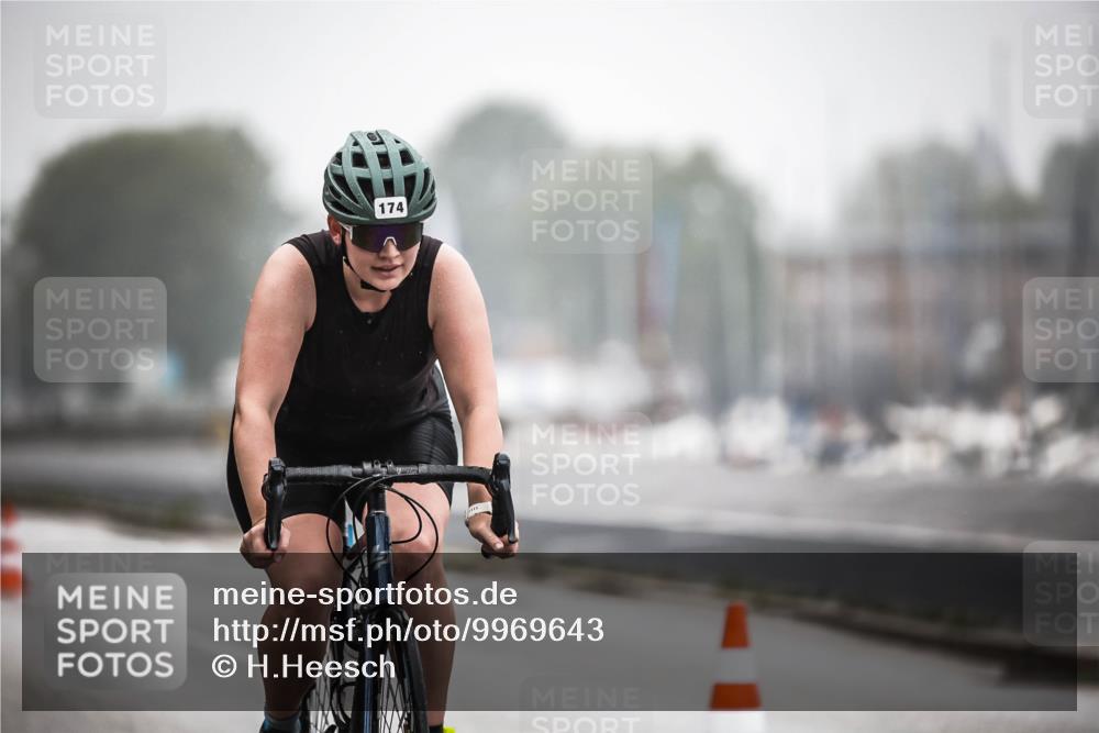 16.08.2026 - KN Förde Triathlon 2026 H.Heesch http://msf.ph/oto/9969643 16.08.2026 09:50:19 Radfahren 156, 174, 194, 239 meine-sportfotos.de