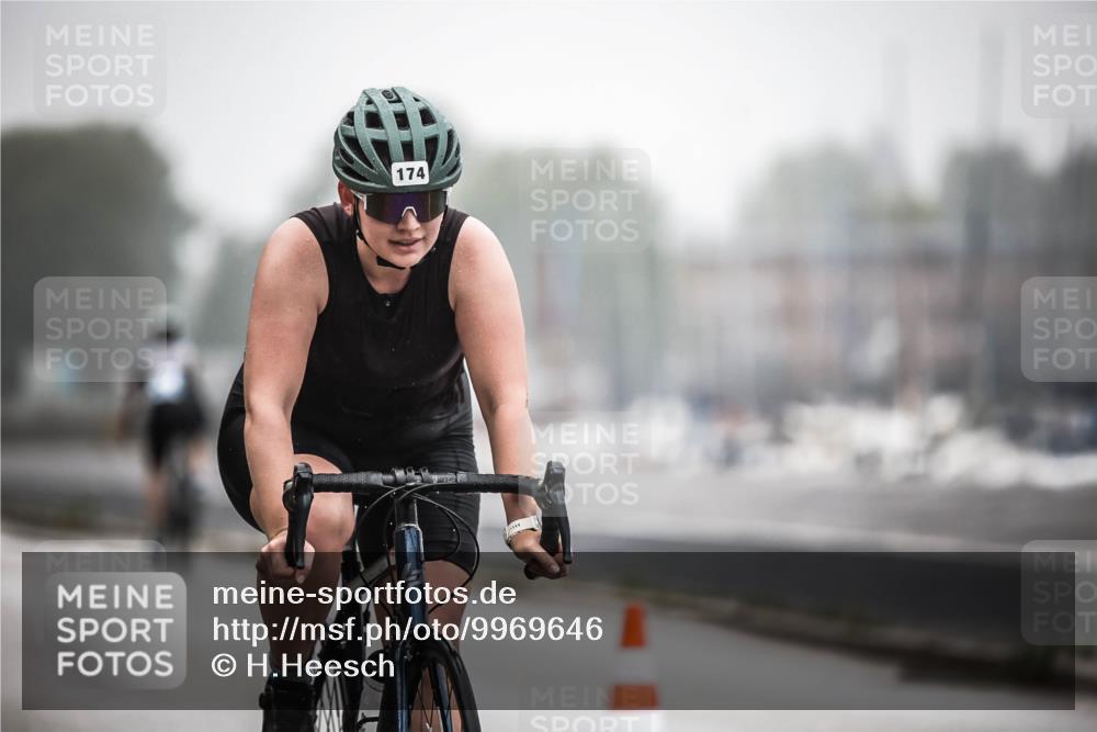 16.08.2026 - KN Förde Triathlon 2026 H.Heesch http://msf.ph/oto/9969646 16.08.2026 09:50:19 Radfahren 156, 174, 194, 239 meine-sportfotos.de