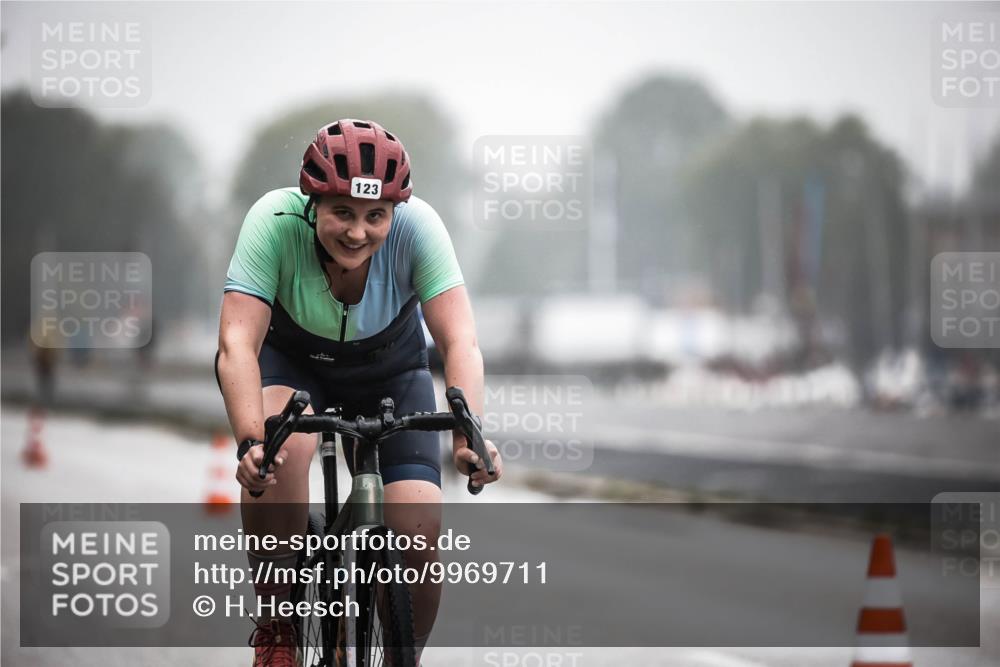 16.08.2026 - KN Förde Triathlon 2026 H.Heesch http://msf.ph/oto/9969711 16.08.2026 09:50:37 Radfahren 123, 126, 148, 217, 228 meine-sportfotos.de