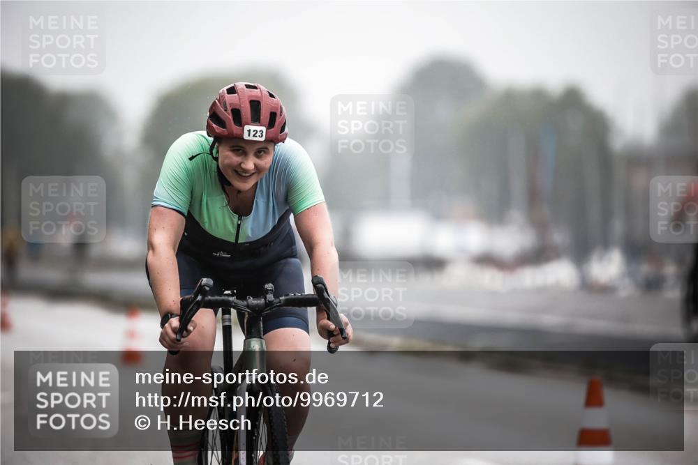 16.08.2026 - KN Förde Triathlon 2026 H.Heesch http://msf.ph/oto/9969712 16.08.2026 09:50:37 Radfahren 123, 126, 148, 217, 228 meine-sportfotos.de