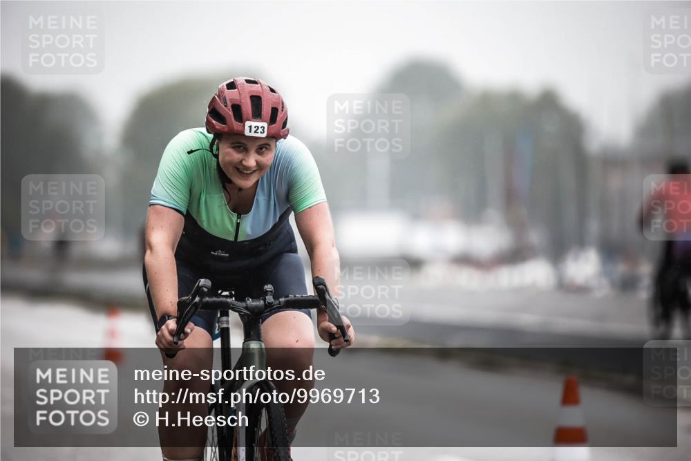 16.08.2026 - KN Förde Triathlon 2026 H.Heesch http://msf.ph/oto/9969713 16.08.2026 09:50:37 Radfahren 123, 126, 148, 217, 228 meine-sportfotos.de